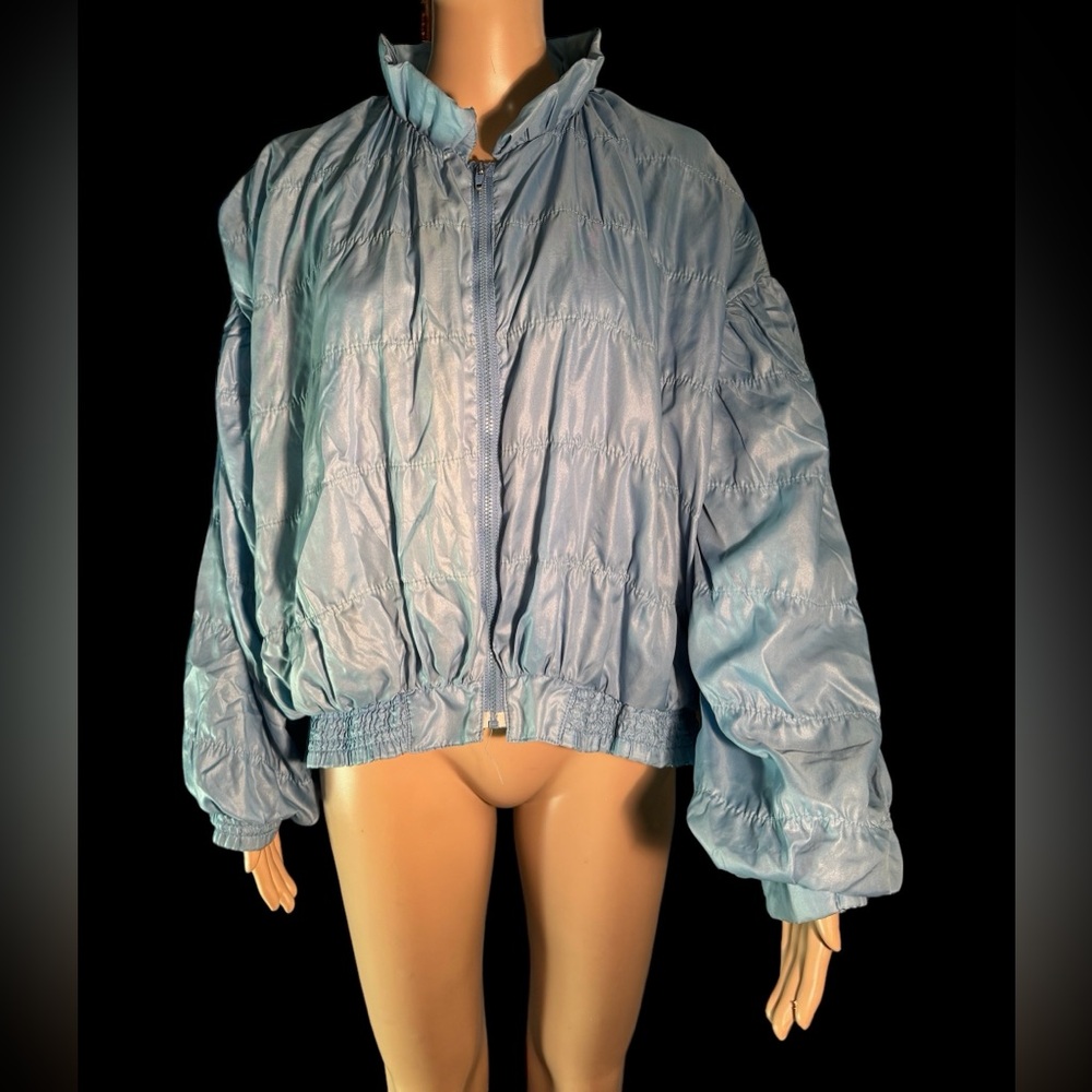 Vintage Oversized windbreaker Lightweight Jacket Made In Taiwan 80s Baby Blue